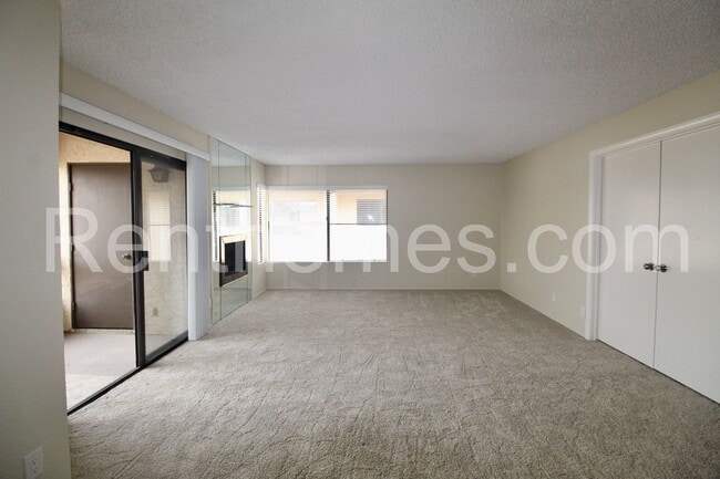 Building Photo - Mission Valley, 6747 Friars Road #132, All Appliances, AC, Fireplace, Community Pool, Spa and Fit...