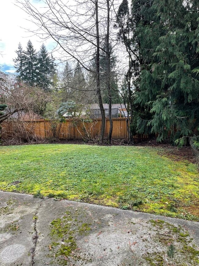 Building Photo - 9014 10th Pl SE