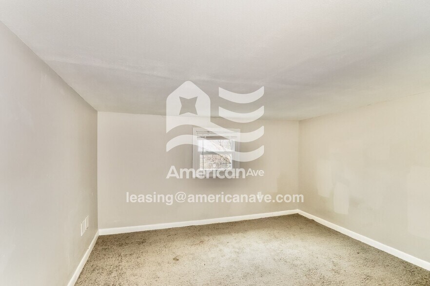 Building Photo - 2706 Algonquin Pkwy