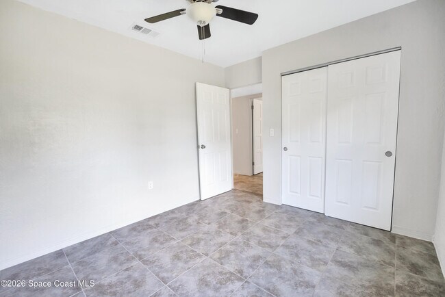 Building Photo - 644 Nida Dr