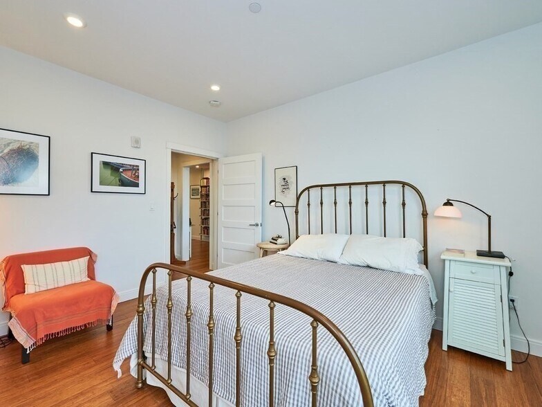 Building Photo - 290 Highland Ave