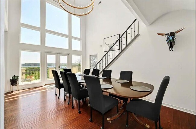 Building Photo - 3711 Highland Dr