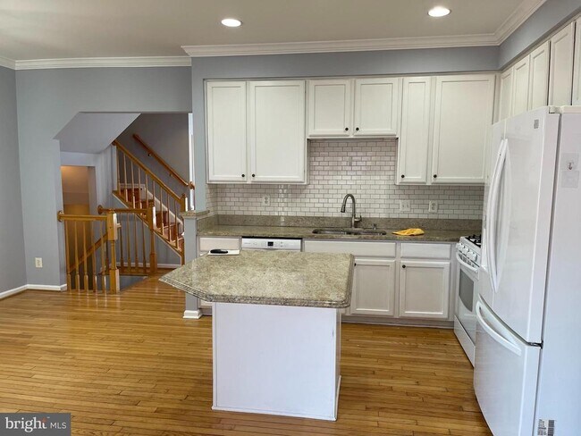 Building Photo - 11749 Batley Pl