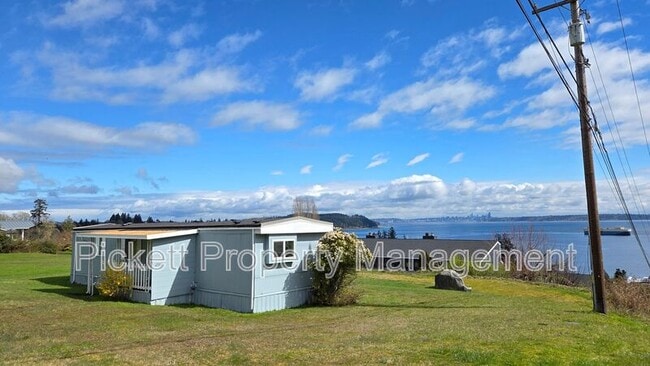 Building Photo - 2397 Alaska Ave E