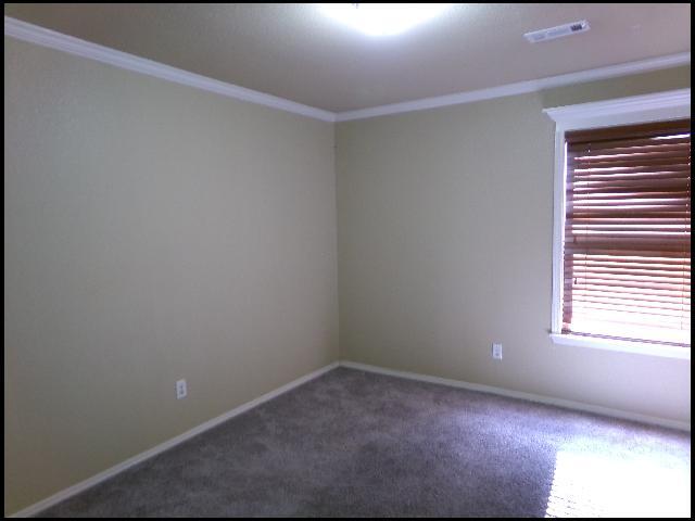 Building Photo - 9112 Pleasant Valley Dr