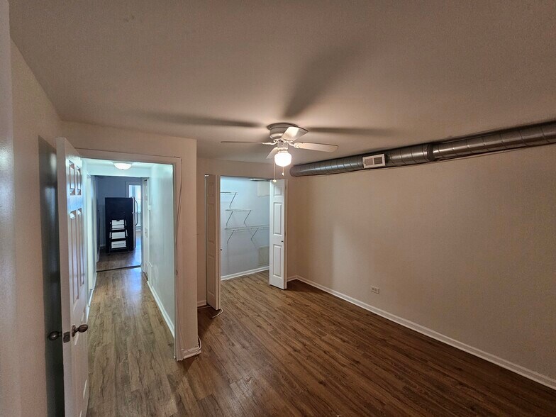 Building Photo - 2125 N Lorel Ave
