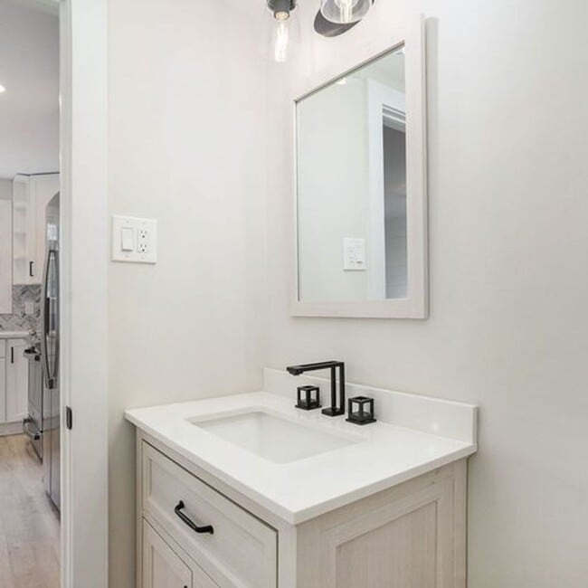 Building Photo - Beautifully updated 3 bedroom home in Ambler!!