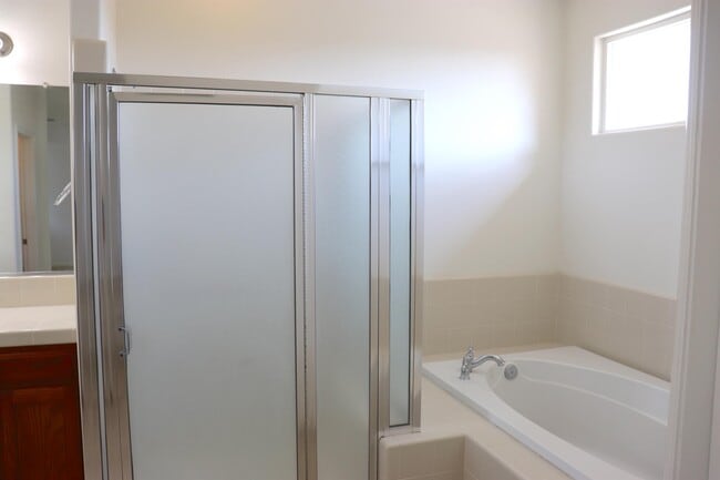 Building Photo - 2346 E Early Ave