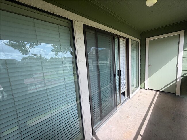 Building Photo - 14777 Wunderlich Dr