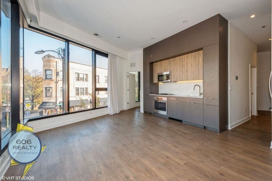 Building Photo - 3462 N Lincoln Ave