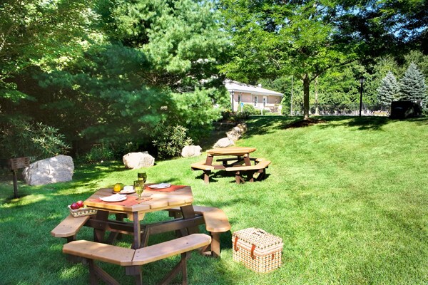 Building Photo - 71 Waterfall Dr