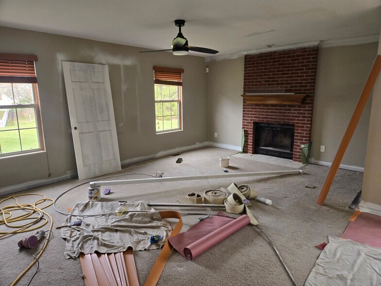 Building Photo - 5853 Honors Ct