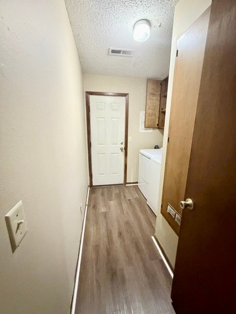 Building Photo - 2201 Pin Oak Dr