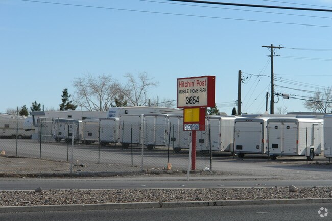 Building Photo - Hitchin' Post Mobil Home Park