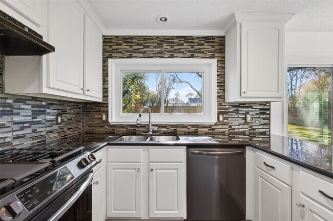 Building Photo - 13327 Harpers Bridge Dr