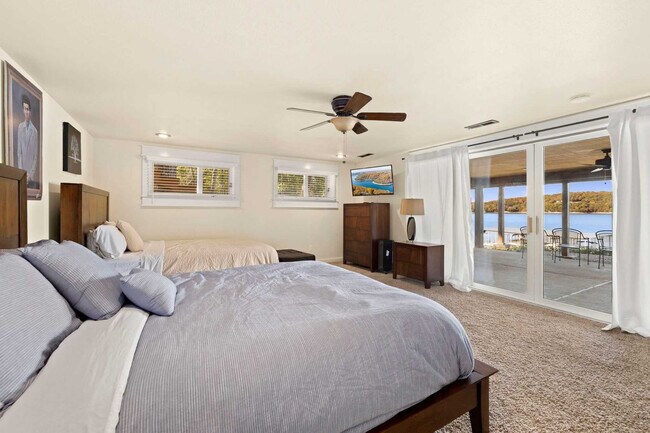 Building Photo - 9063 Mundell Rd