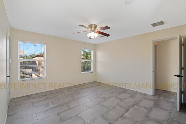 Building Photo - 3505 N Sierra Springs Dr