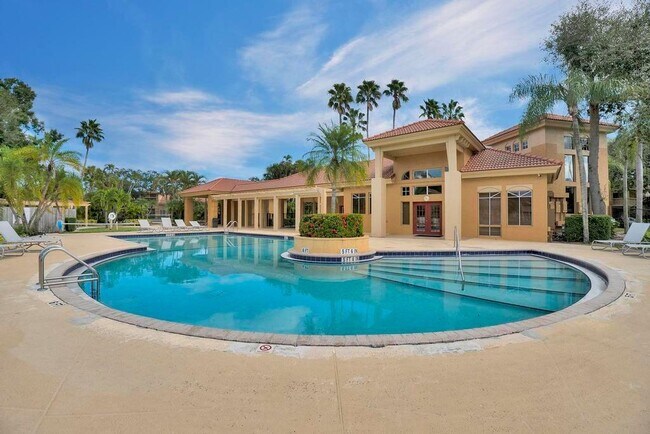 Building Photo - 4807 Via Palm Lakes Via