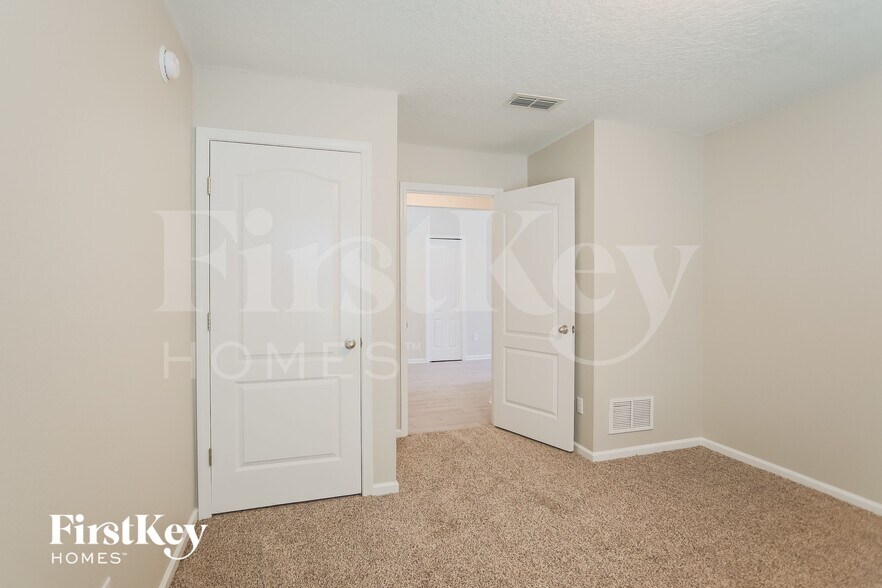 Building Photo - 10088 Bengal Fox Dr