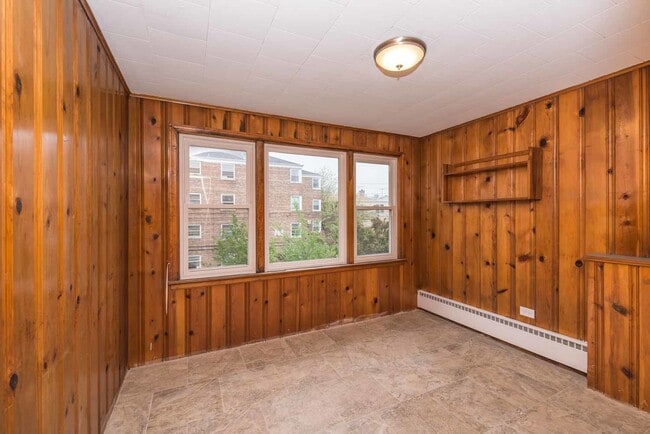 Building Photo - 2718 W Farragut Ave