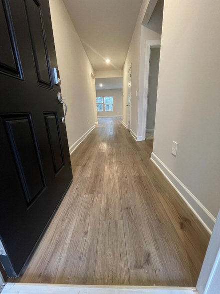 Building Photo - 523 Summit Vw