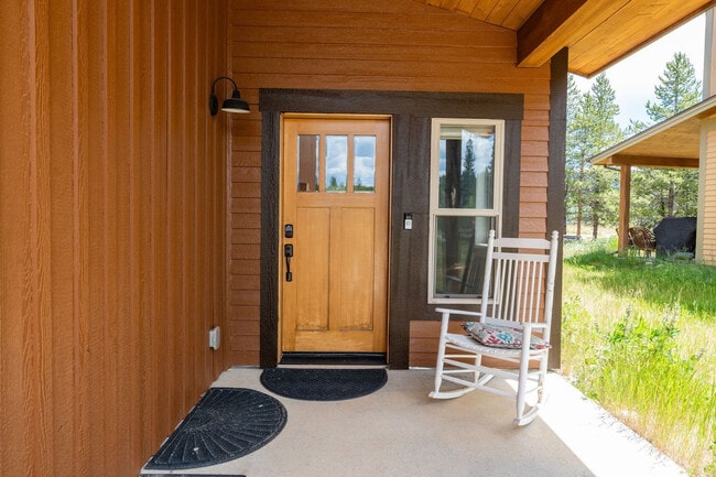 Building Photo - 278 Mountain Willow Dr