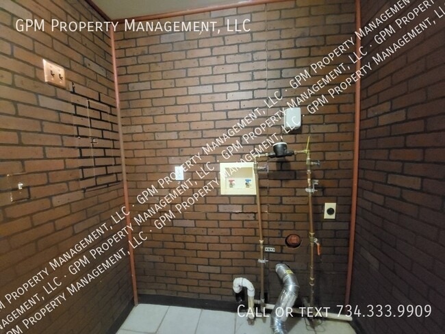 Building Photo - 17375 Harman St