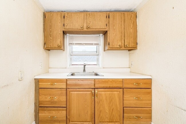 Building Photo - 14-16 Edith Ave-