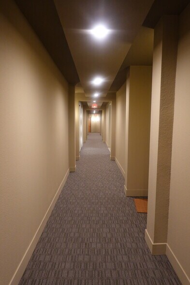 Building Photo - 7342 Oak Manor Dr