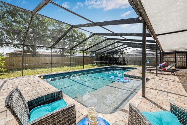 Building Photo - Charming 3-Bedroom Home with Large Fenced ...