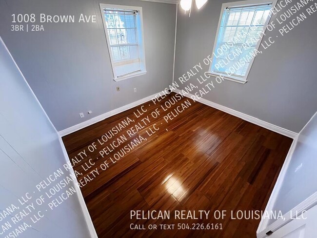 Building Photo - 1008 Brown Ave