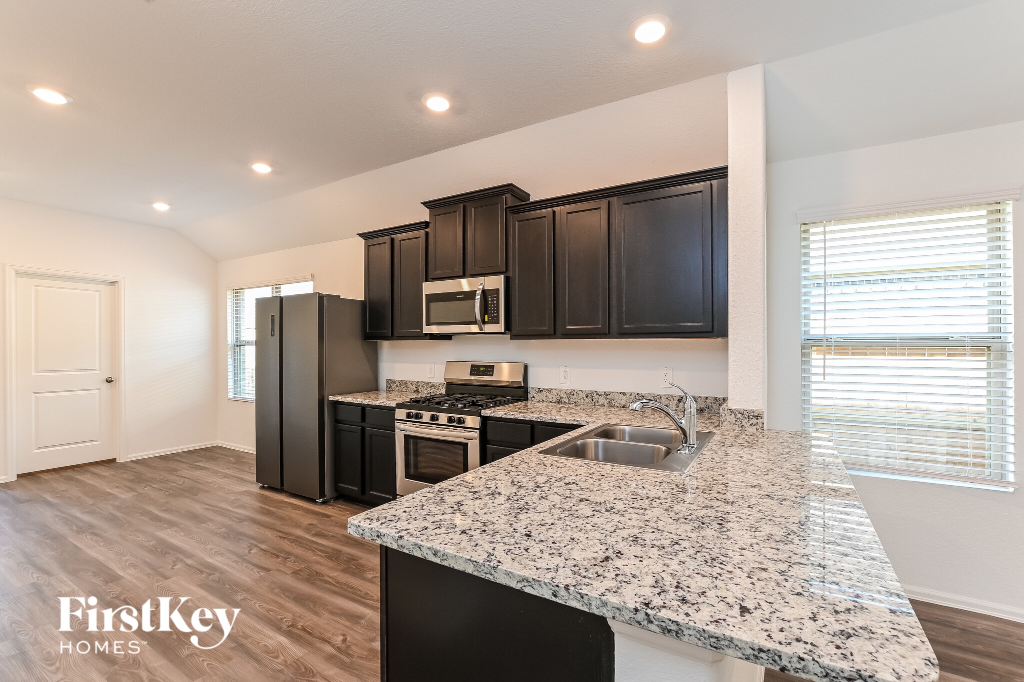 Building Photo - 18446 Summit Ranch Dr