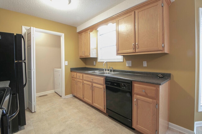 Building Photo - 2630 Del Ray Dr