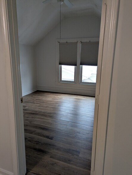 Building Photo - 1742 E Elm St