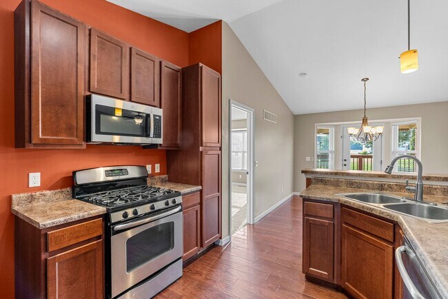 Building Photo - Spacious 3-Bed, 3-Bath Home in Wentzville