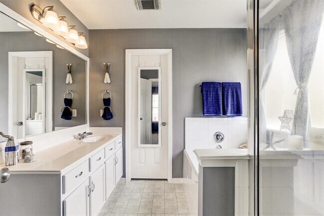 Building Photo - 19923 Brisbane Meadows Ct