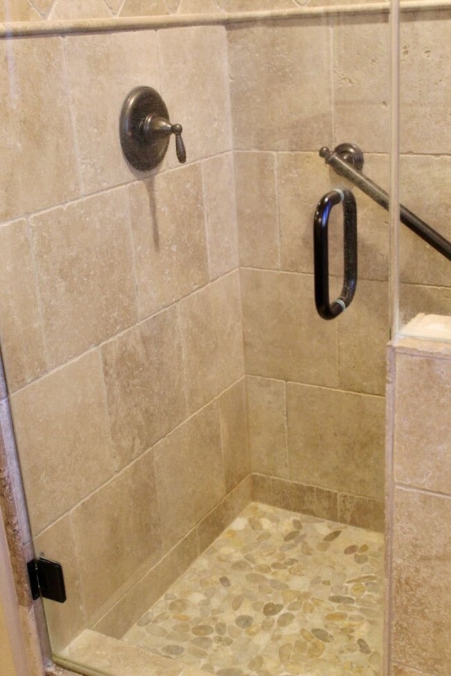 Building Photo - 2 bedroom Golf course Condo