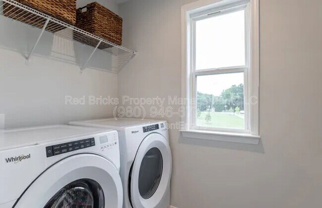 Building Photo - 19016 Yellow Birch Dr