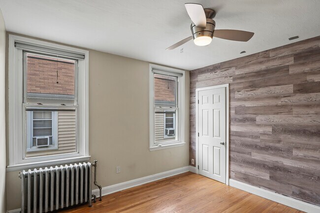 Building Photo - 1332 Dellwood Ave