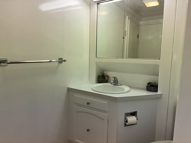 Building Photo - 73 Broad Reach