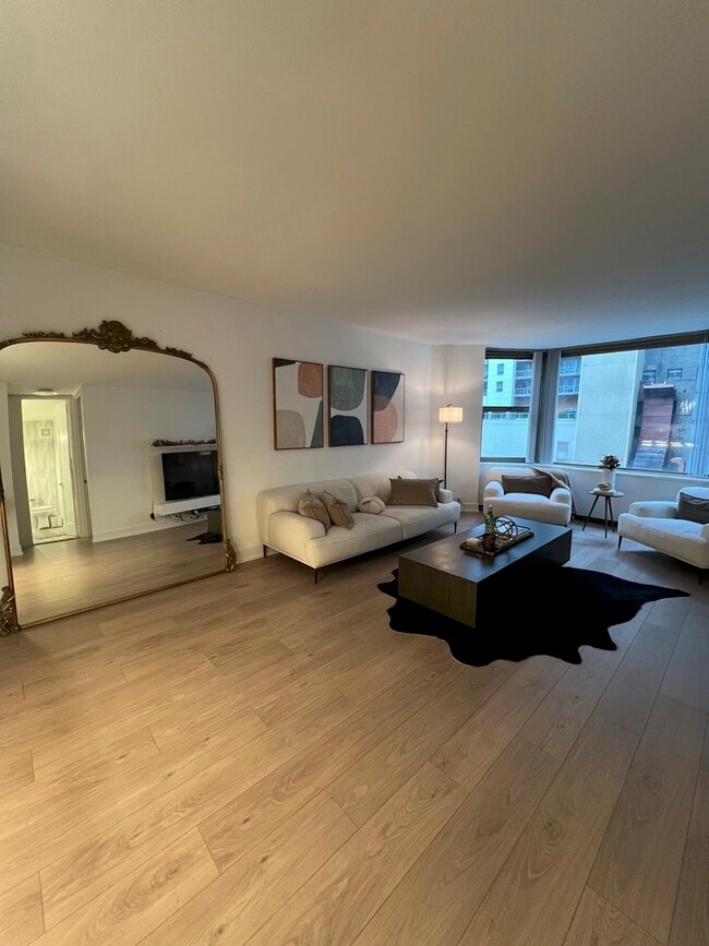 Building Photo - 535 N Michigan Ave