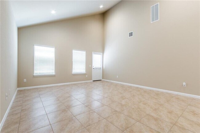 Building Photo - 6608 San Isidro Dr