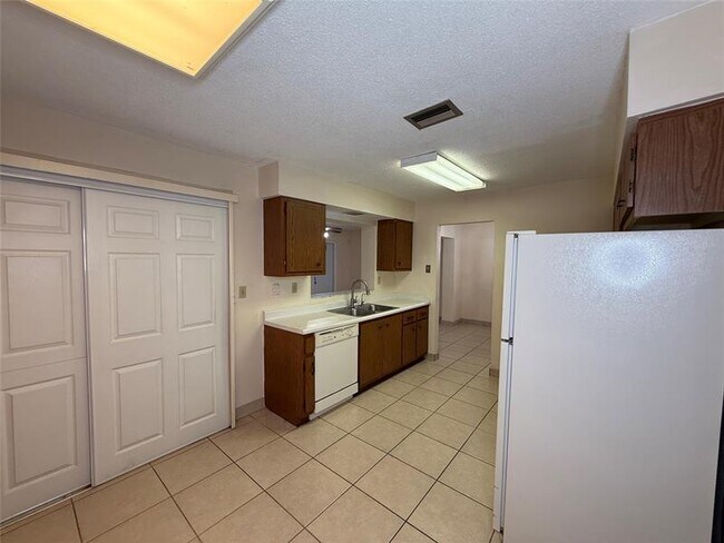 Building Photo - 7508 NW 67th Ave