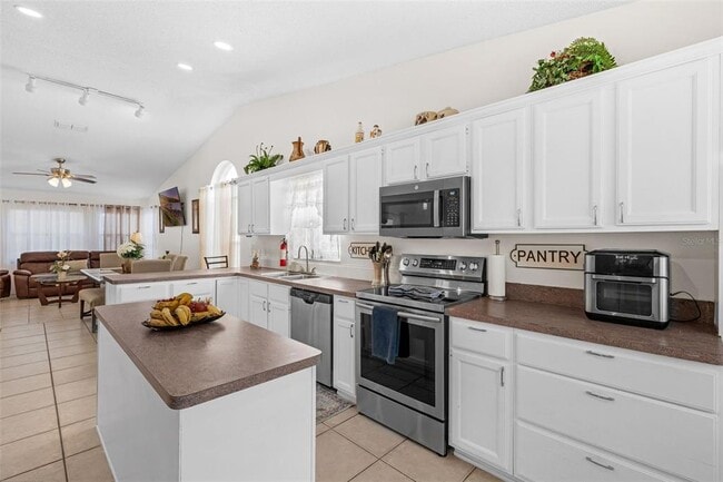 Building Photo - 2894 Picadilly Cir