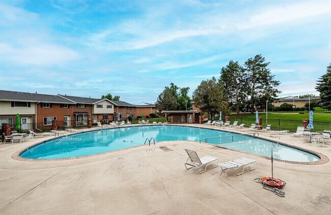 Building Photo - 9209 E Nassau Ave