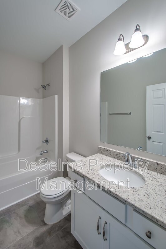 Building Photo - 1529 Holton Rd