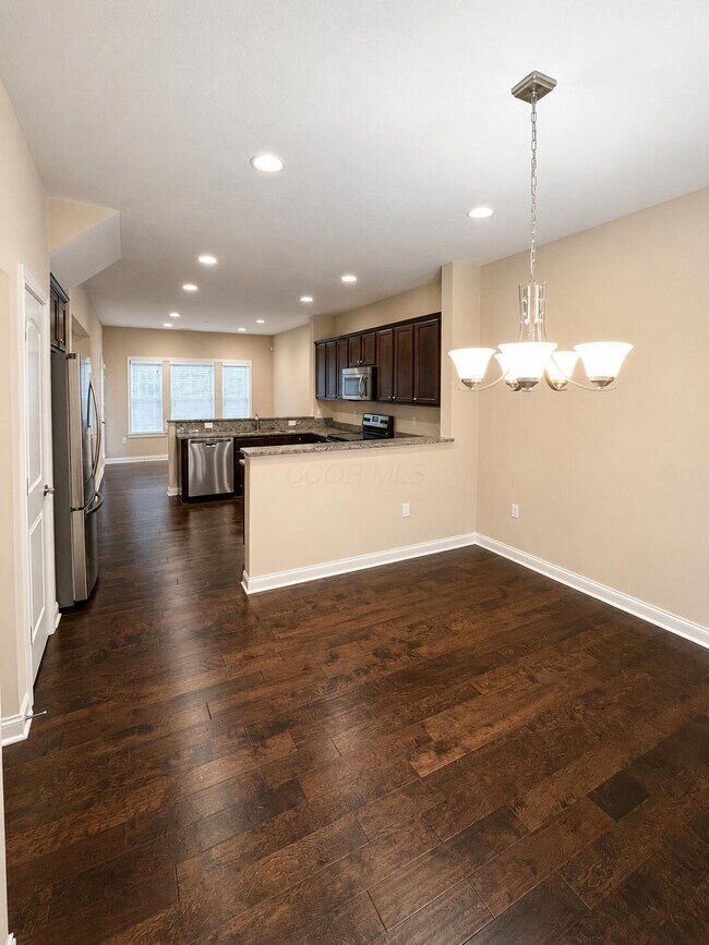 Building Photo - 3818 Rennes Dr