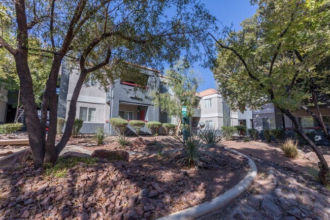 Building Photo - - Available 2 Bedroom Downstairs Condo at ...