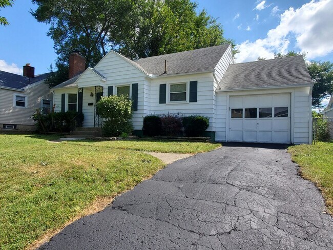 Building Photo - Belmont 2 Bedroom Bungalow