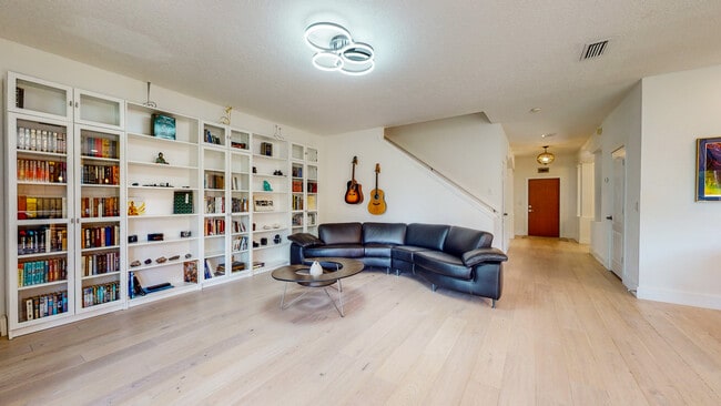 Building Photo - 1027 Saltwater Cir